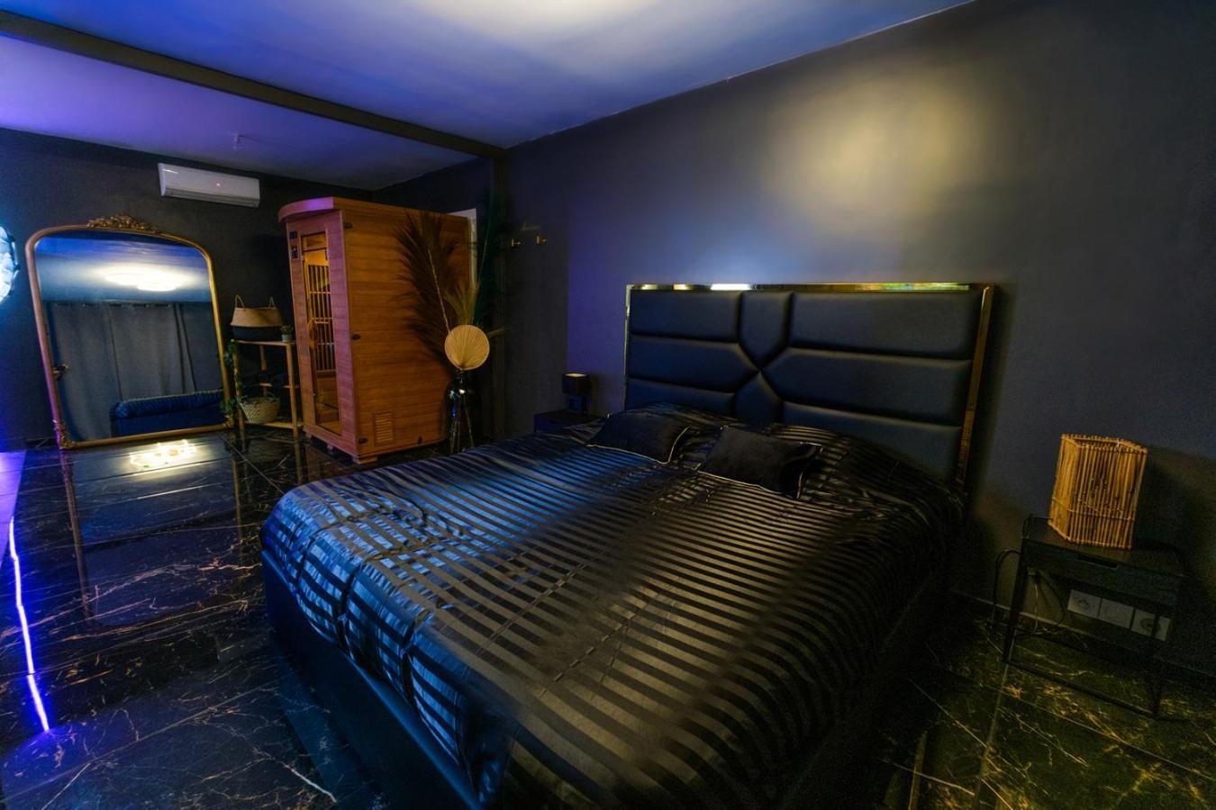L Escale Jacuzzi Et Sauna Évreux Buitenkant foto